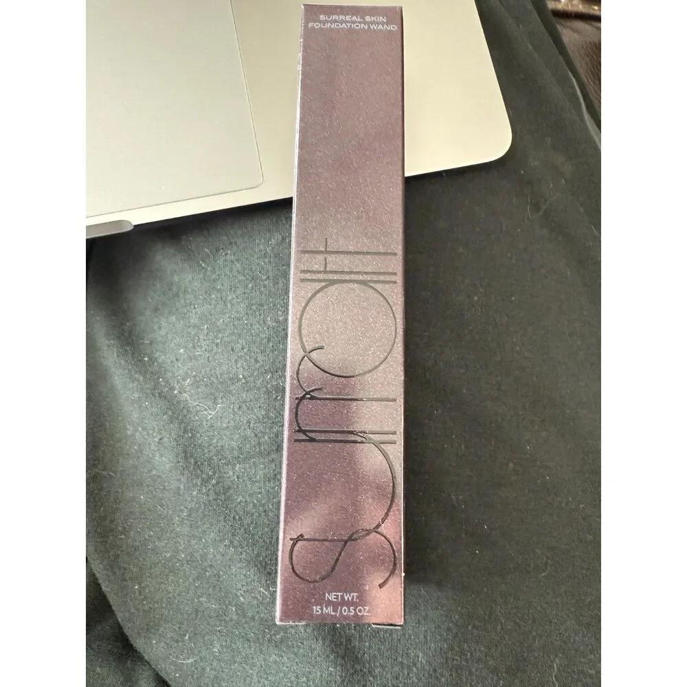 NIB SURRATT Surreal Skin Foundation Wand # 1.5 Very Fair Beige
